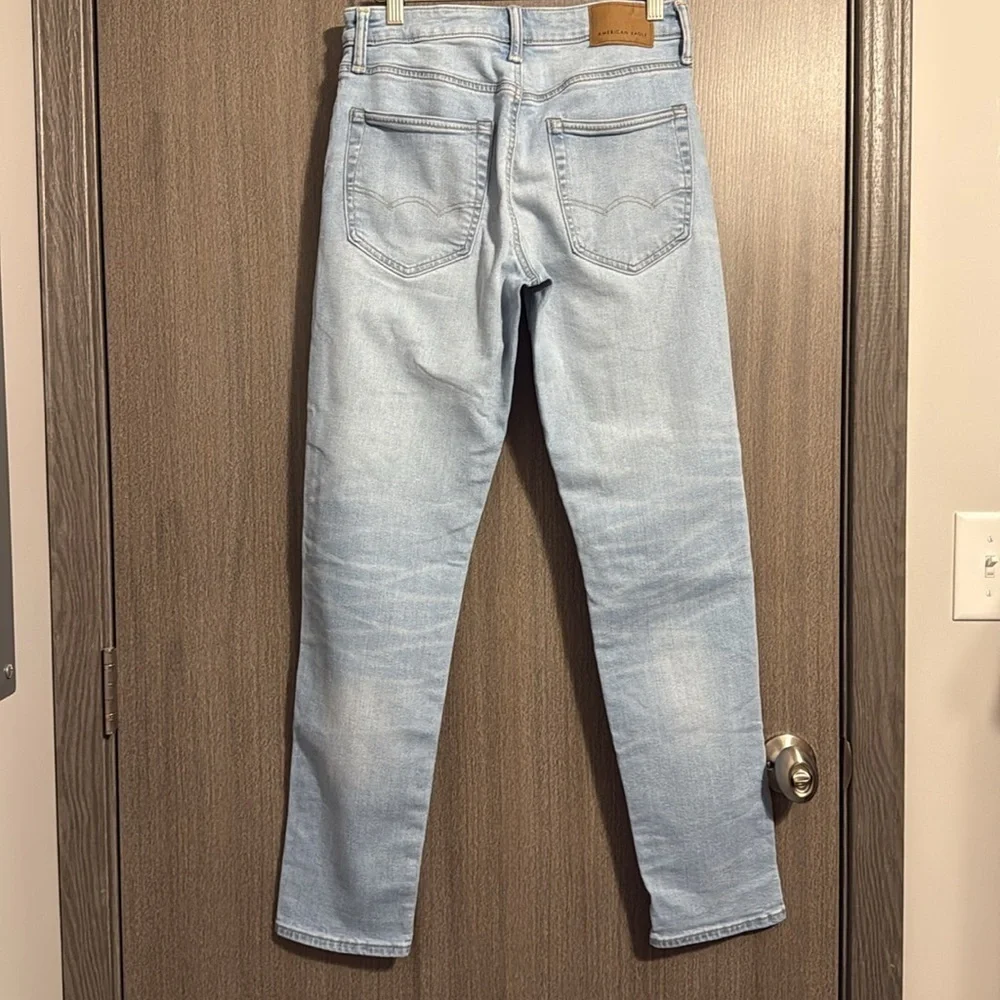 American Eagle Outfitters Men's Athletic Fit Light Wash Jeans Size 28x32 NWOT